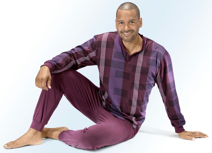 Pyjamas - Pyjama mit Knopfleiste, Karodessin und Bündchen, in Größe 048 bis 068, in Farbe KASTANIE Ansicht 1