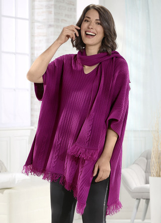 Strick-Poncho mit angesetztem Schal